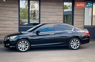 Седан Honda Accord 2015 в 