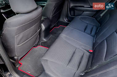 Седан Honda Accord 2015 в 
