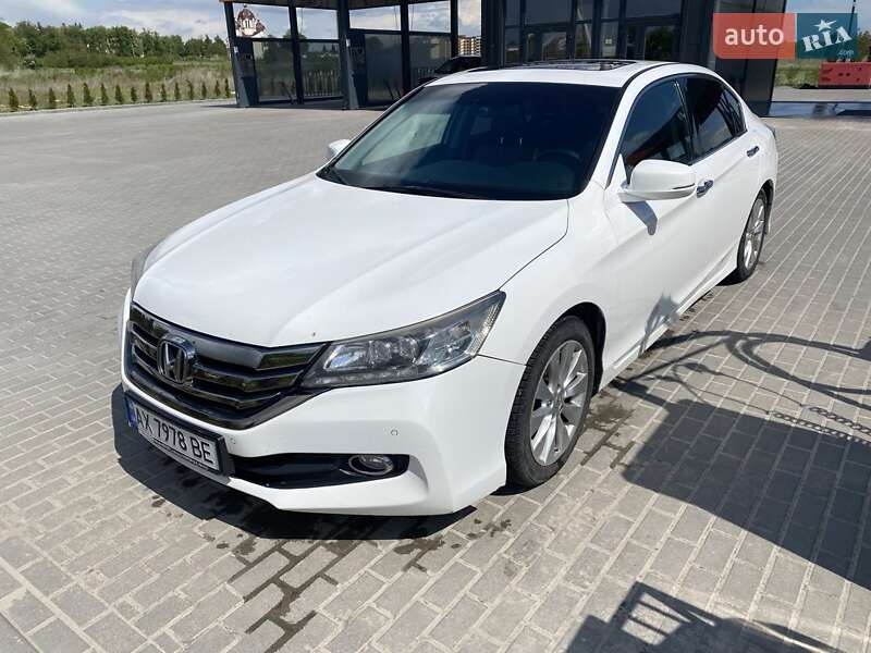 Седан Honda Accord 2014 в 
