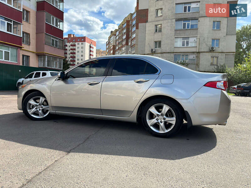 Седан Honda Accord 2010 в Сумах
