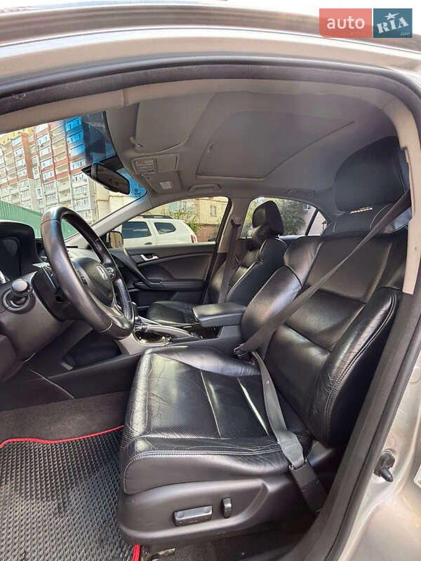 Седан Honda Accord 2010 в Сумах