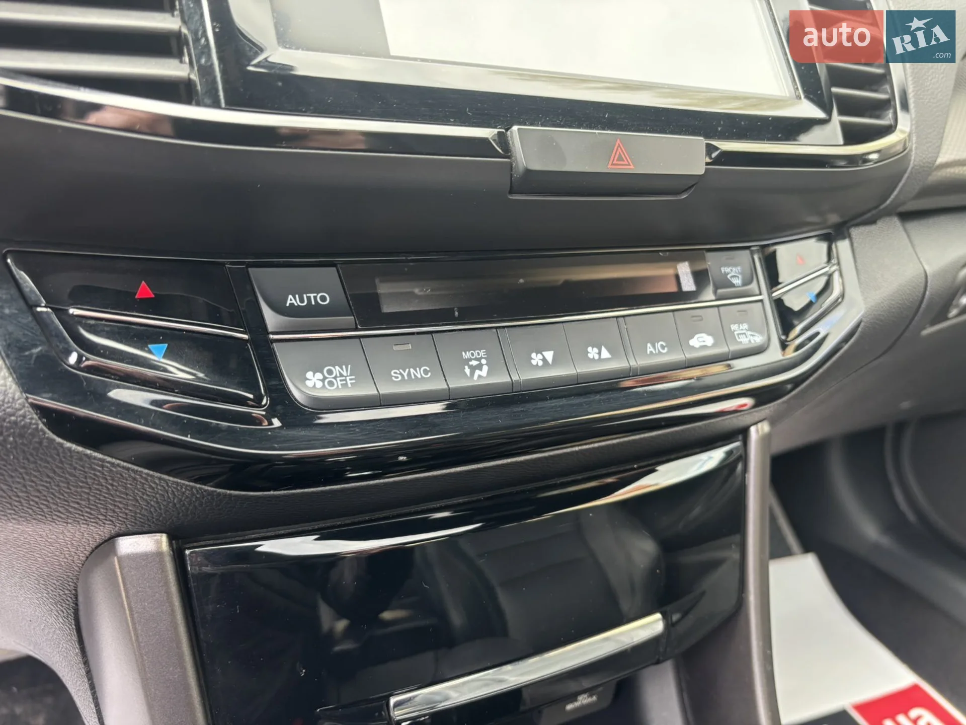 2017 Honda Accord - мініатюра 12