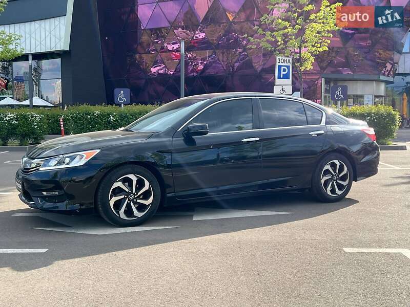 Седан Honda Accord 2017 в Киеве