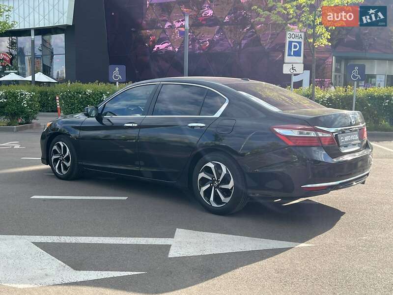 Седан Honda Accord 2017 в Киеве