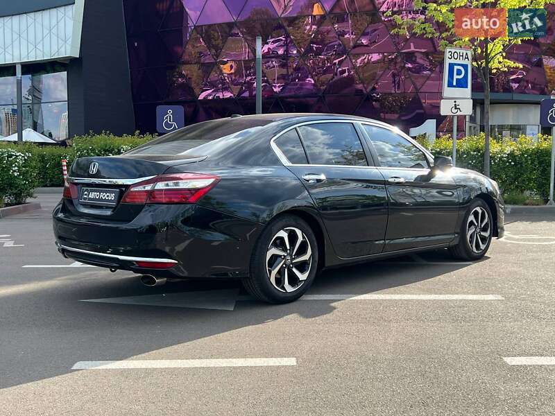 Седан Honda Accord 2017 в Киеве