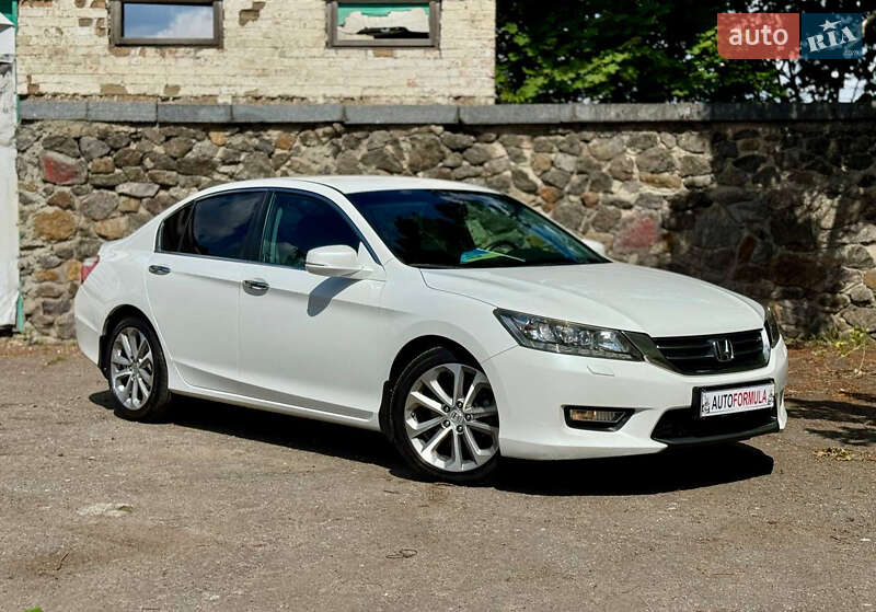 Седан Honda Accord 2013 в Киеве