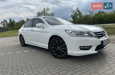 Седан Honda Accord 2013 в 