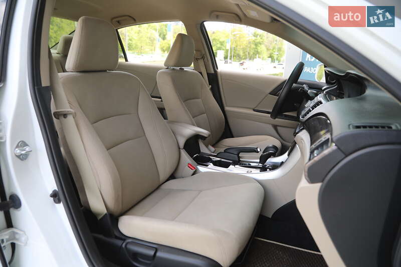 Седан Honda Accord 2016 в Харкові