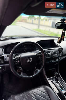 Седан Honda Accord 2015 в 
