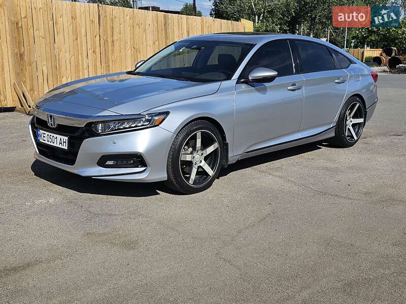 Седан Honda Accord 2018 в Днепре