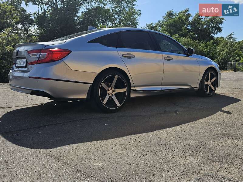 Седан Honda Accord 2018 в Днепре