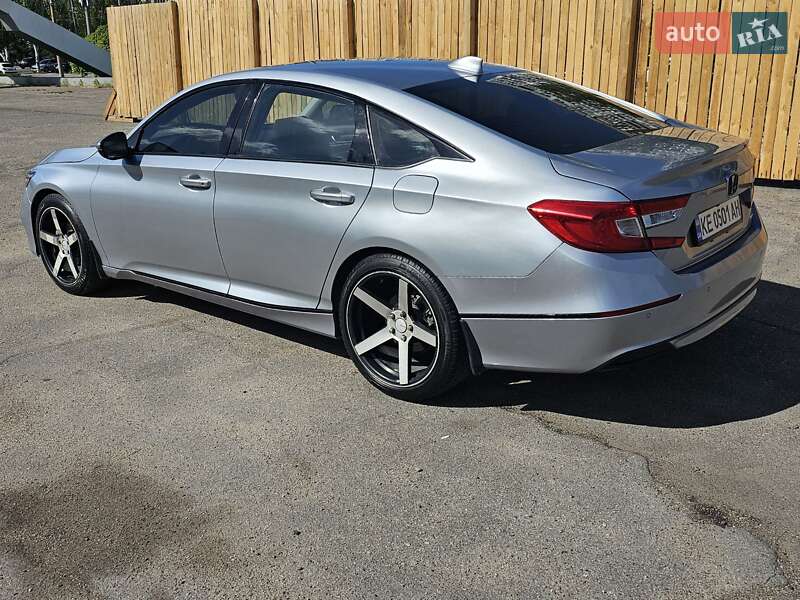 Седан Honda Accord 2018 в Днепре