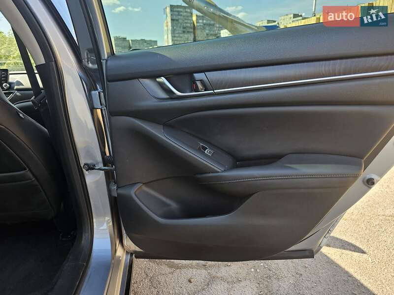 Седан Honda Accord 2018 в Днепре