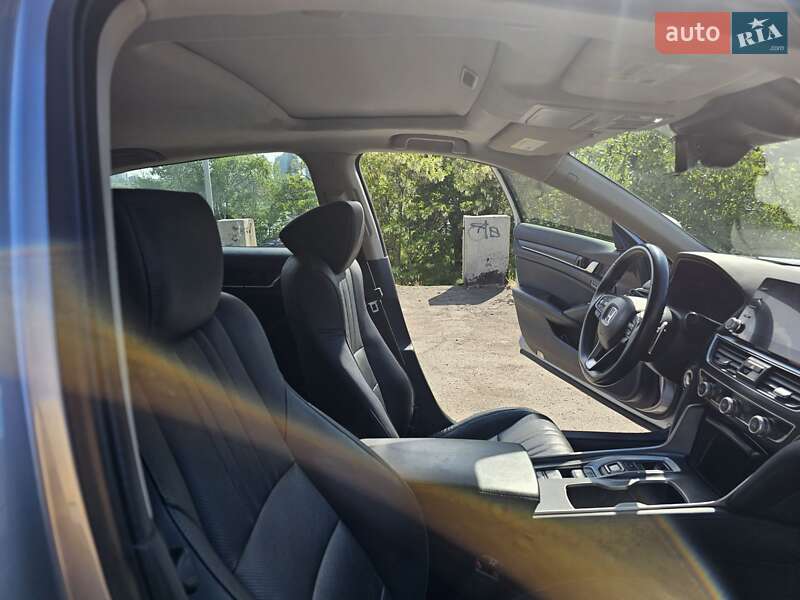 Седан Honda Accord 2018 в Днепре