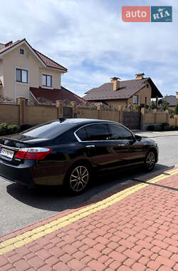 Седан Honda Accord 2013 в 