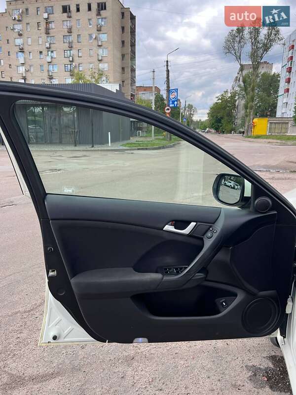 Седан Honda Accord 2011 в Кривом Роге