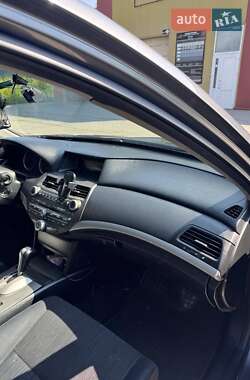 Седан Honda Accord 2012 в 
