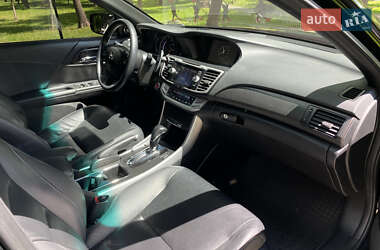 Седан Honda Accord 2013 в 
