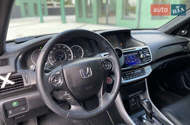 Седан Honda Accord 2013 в 
