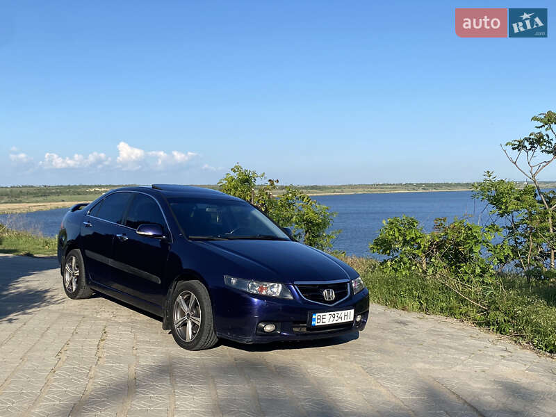 Седан Honda Accord 2004 в 