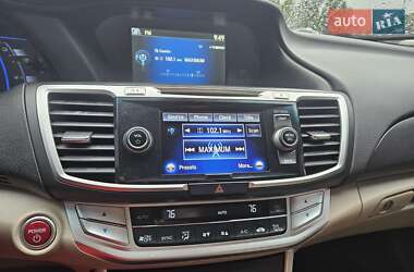 Седан Honda Accord 2015 в 
