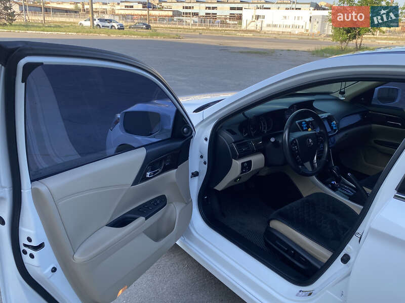 Седан Honda Accord 2017 в Дніпрі фото 14 Седан Honda Accord 2017 в Дніпрі