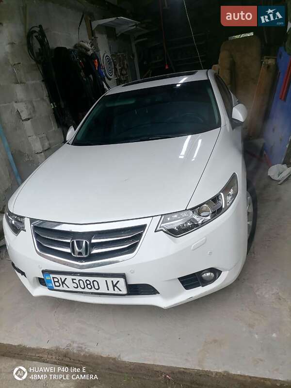Седан Honda Accord 2014 в Рівному