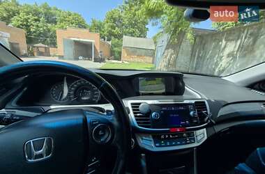 Седан Honda Accord 2013 в 