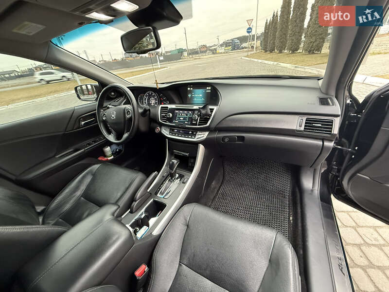 Седан Honda Accord 2015 в Львові