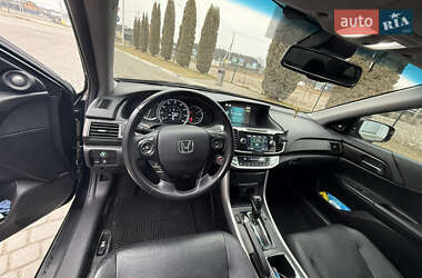 Седан Honda Accord 2015 в 