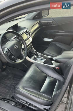 Седан Honda Accord 2014 в 