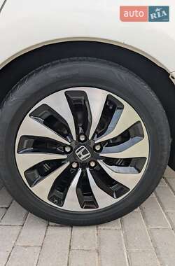 Седан Honda Accord 2015 в 