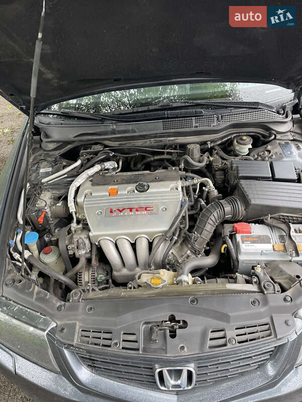 Седан Honda Accord 2006 в Полонном