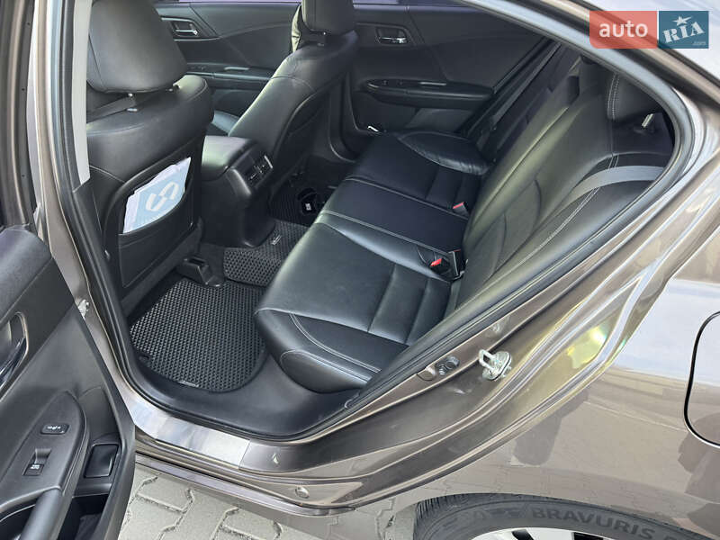 Седан Honda Accord 2014 в Киеве