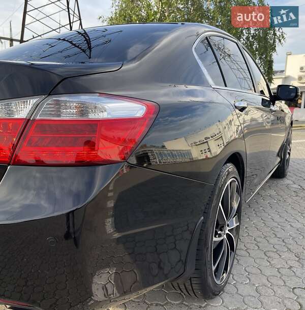 Седан Honda Accord 2013 в Черновцах