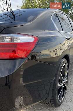 Седан Honda Accord 2013 в 