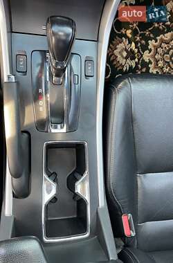 Седан Honda Accord 2013 в 