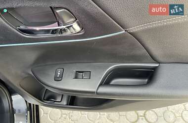 Седан Honda Accord 2013 в 