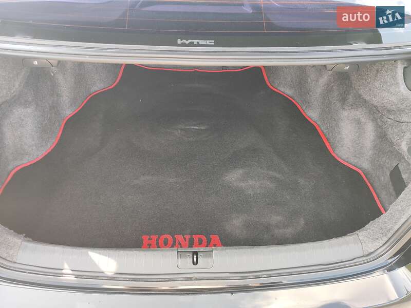Седан Honda Accord 2011 в Борзне