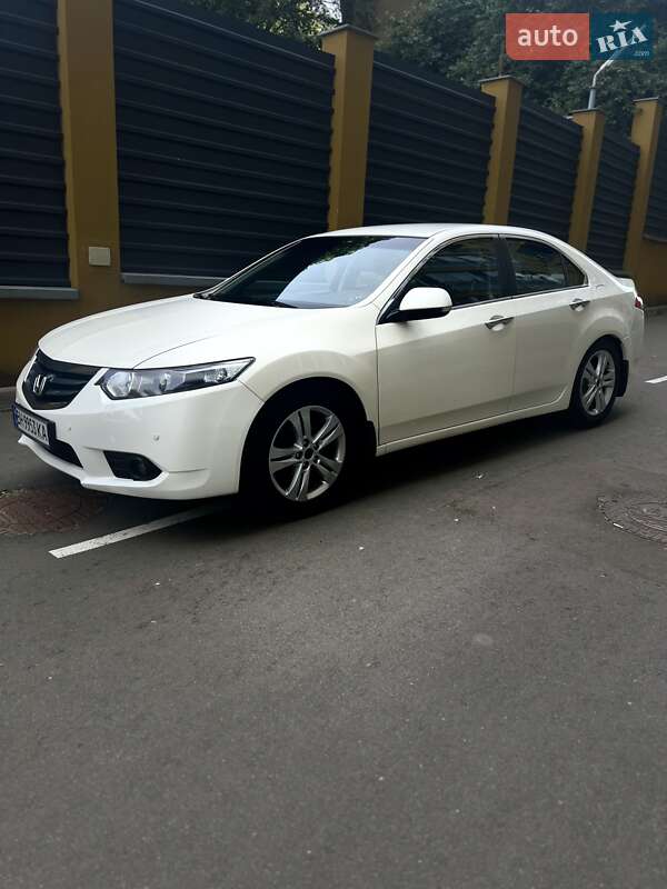 Седан Honda Accord 2011 в 