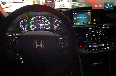 Седан Honda Accord 2012 в 