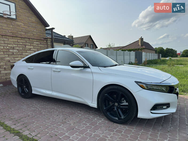 Седан Honda Accord 2019 в Ровно