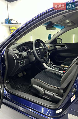 Седан Honda Accord 2013 в 