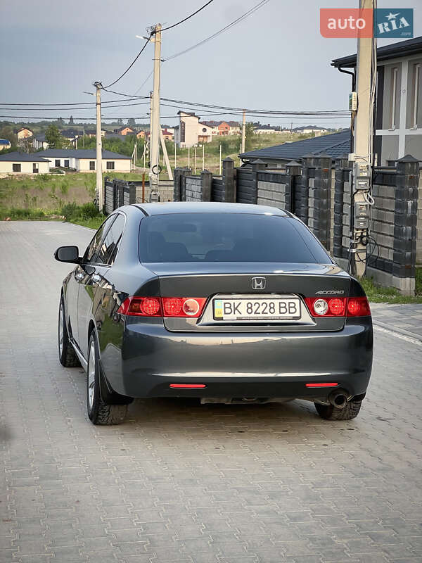 Седан Honda Accord 2003 в Ровно