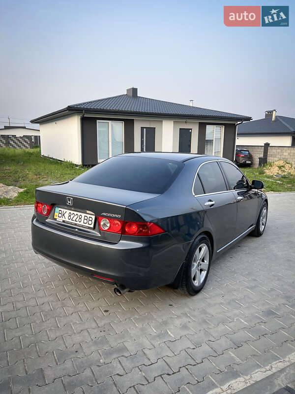 Седан Honda Accord 2003 в Ровно