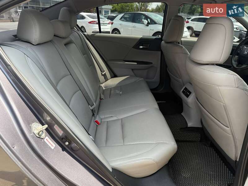 Седан Honda Accord 2015 в Киеве