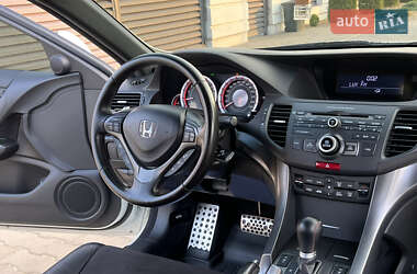 Седан Honda Accord 2011 в 