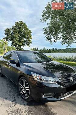 Седан Honda Accord 2015 в Києві