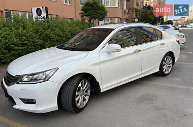 Седан Honda Accord 2013 в Софиевской Борщаговке