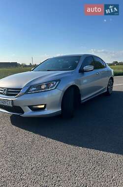 Седан Honda Accord 2015 в 